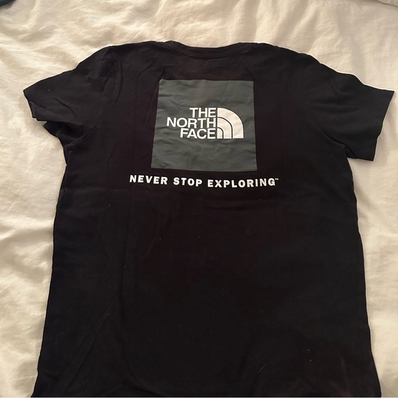 black north face tshirt// women’s small/ good condition logo is intact - Picture 2 of 4